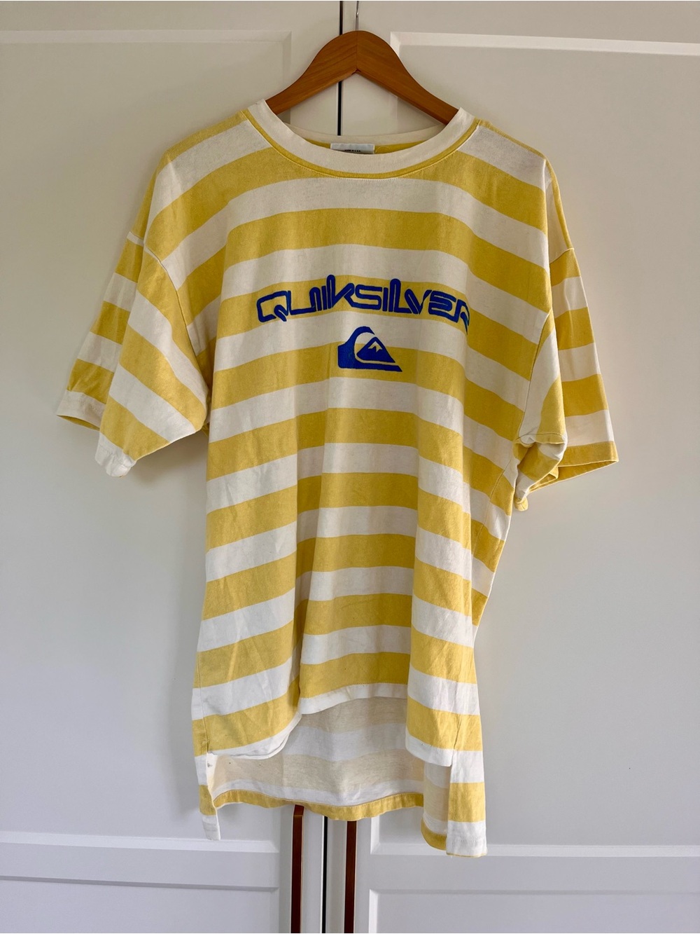 Quiksilver Cream & Yellow Striped Surf Logo Tee